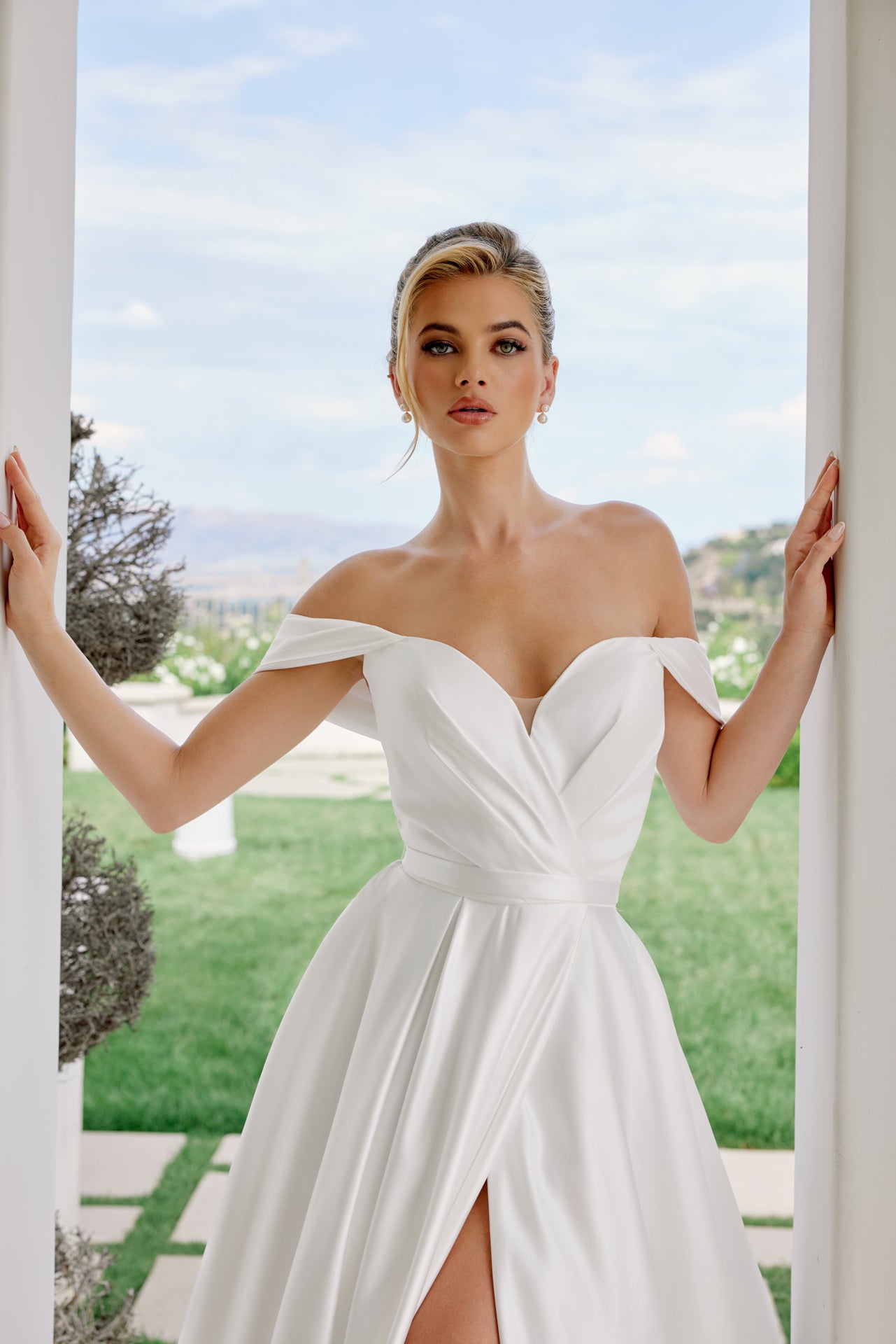 Nox Anabel JE-1016 Minimalist Satin Off-Shoulder A-line Bridal Gown